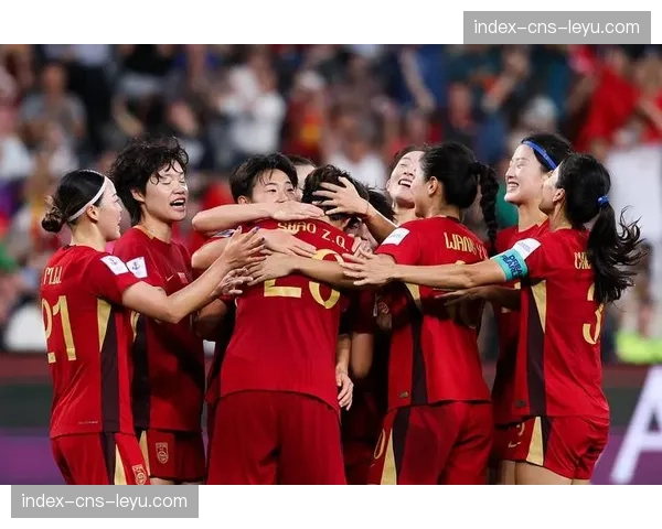 中国女足3-0完胜乌兹别克斯坦，两连胜提前晋级亚洲杯八强