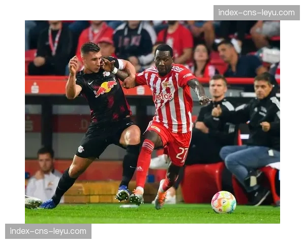 莱比锡对阵门兴，劳姆精彩远射被莫里茨神扑化解